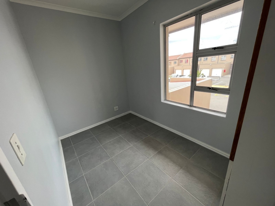 2 Bedroom Property for Sale in Parklands Western Cape